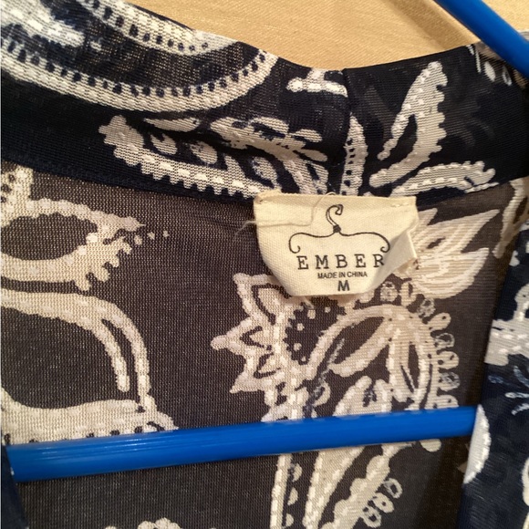 Ember sleeveless top size medium - Picture 2 of 5